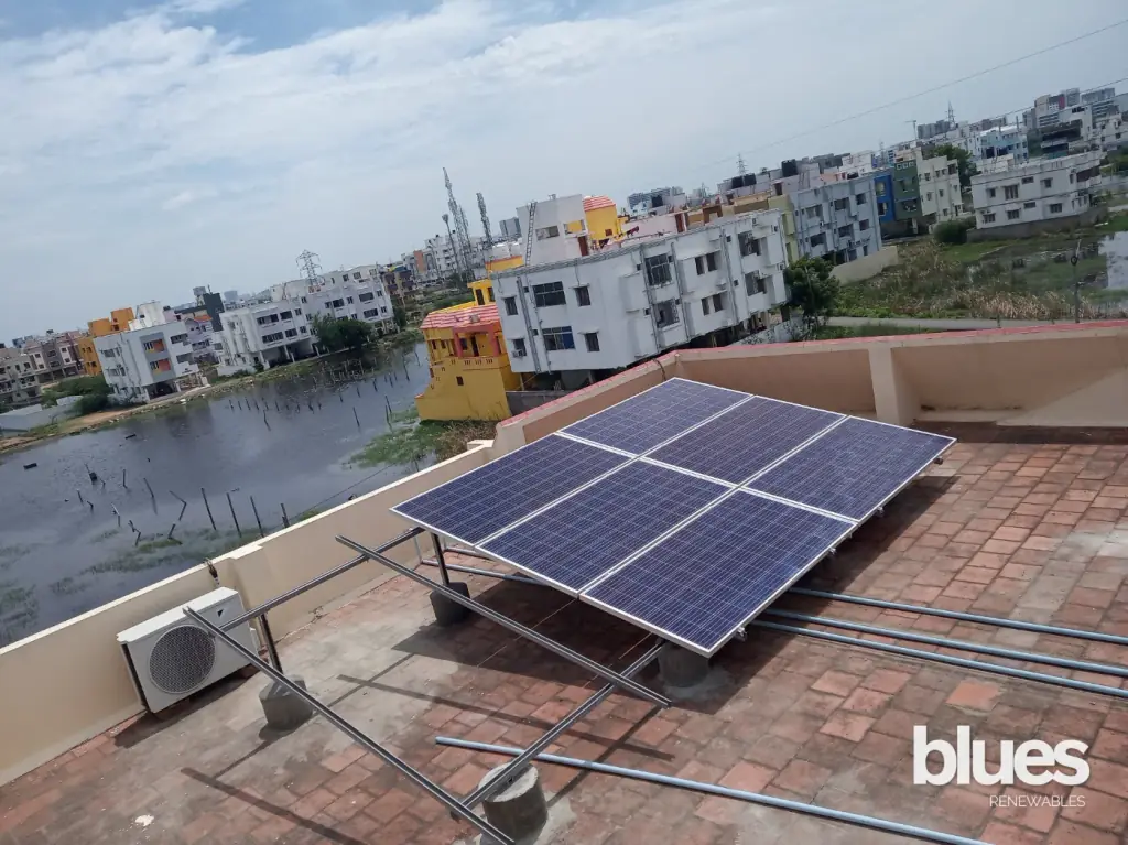 Raised solar structure over a terrace in Guindy